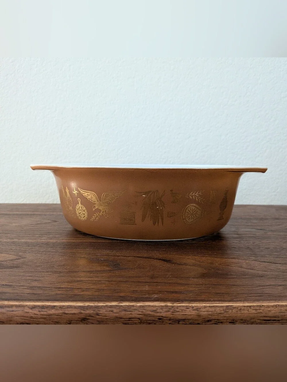 VTG Pyrex Oval Casserole Dish 1-1/2 Quart in Early American Gold on Brown #043
